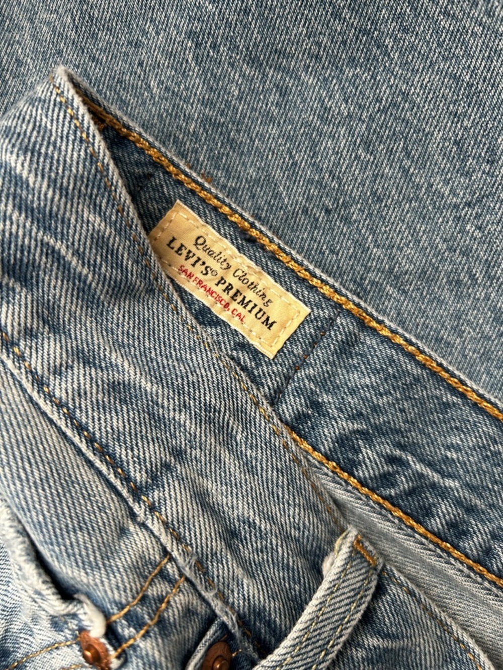 Levi’s 501 90s Lightweight Jeans in Fun Flare - Picture 5 of 7